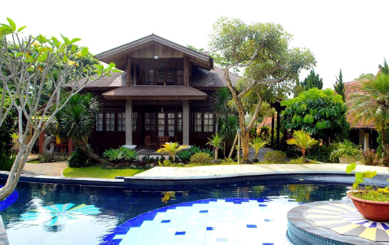 The Village Resort Bogor Buitenkant foto