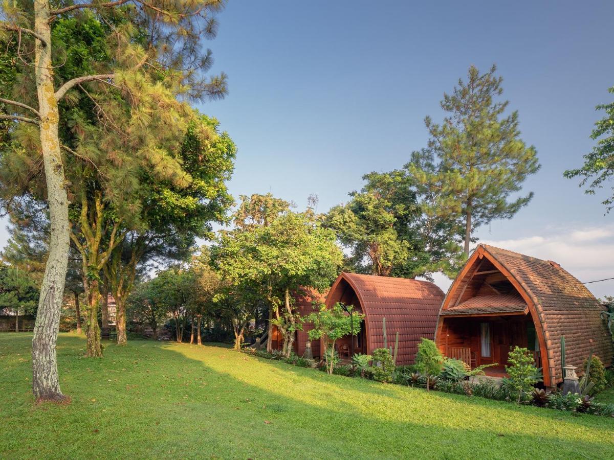 The Village Resort Bogor Buitenkant foto