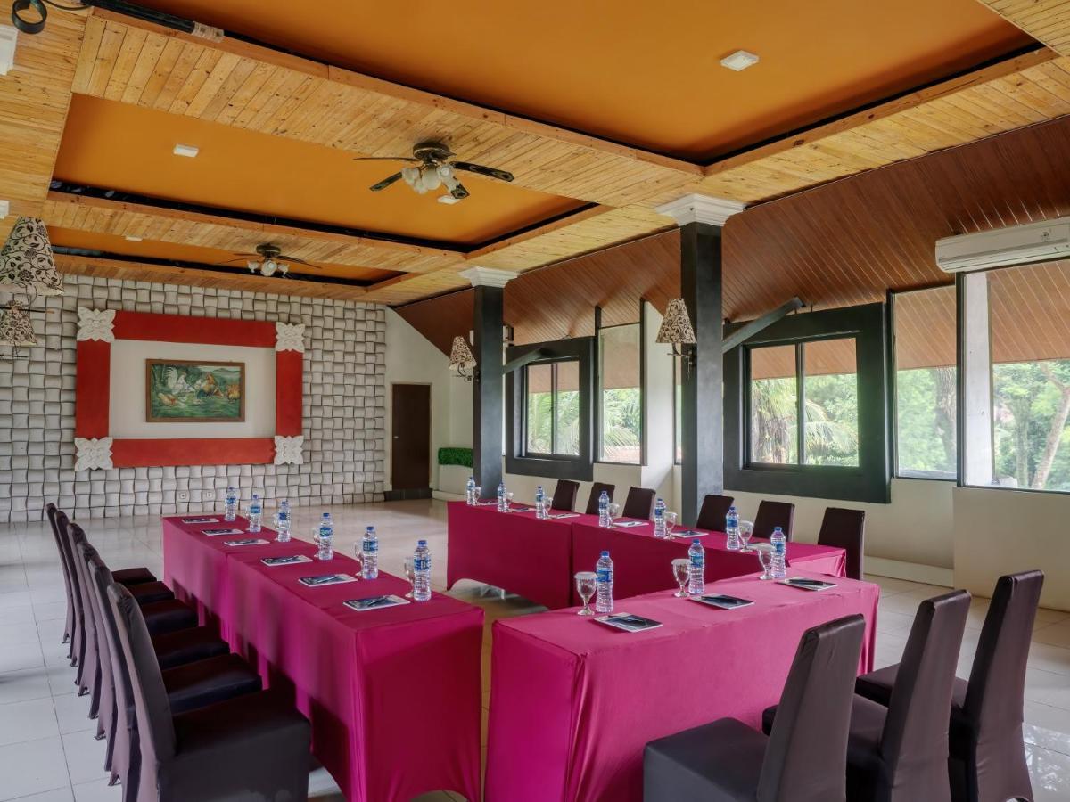 The Village Resort Bogor Buitenkant foto
