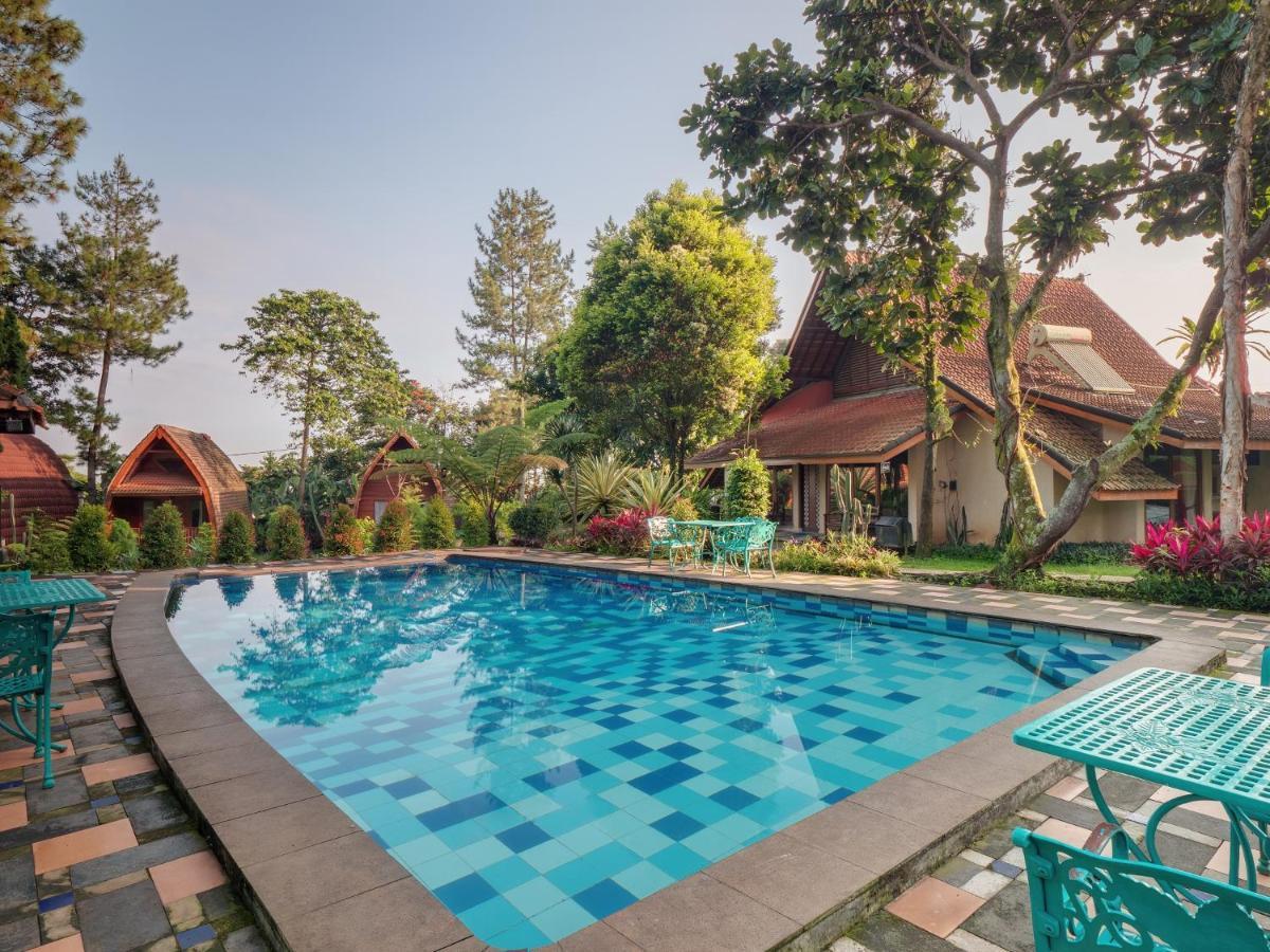 The Village Resort Bogor Buitenkant foto