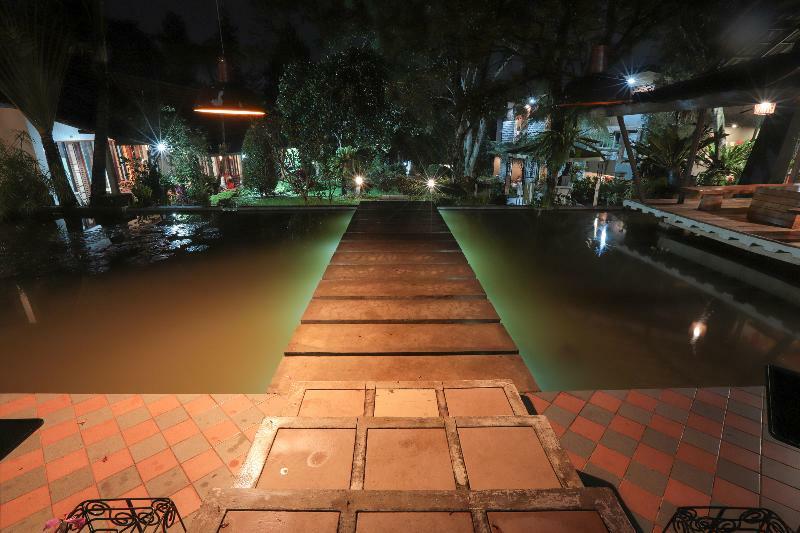 The Village Resort Bogor Buitenkant foto